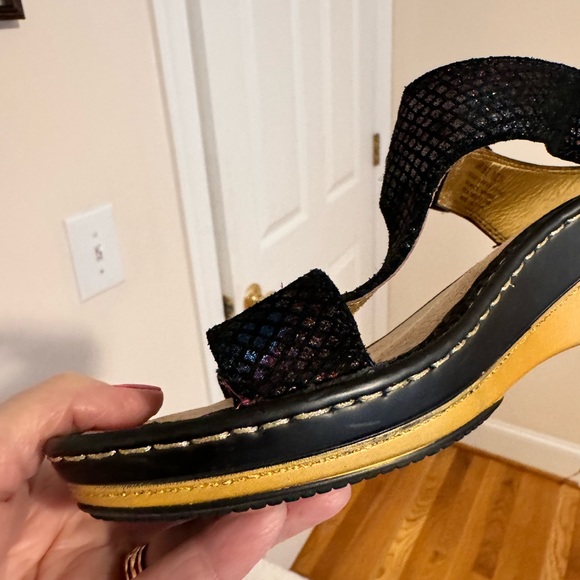 Alegria Adjustable Platform Sandals - Picture 6 of 13